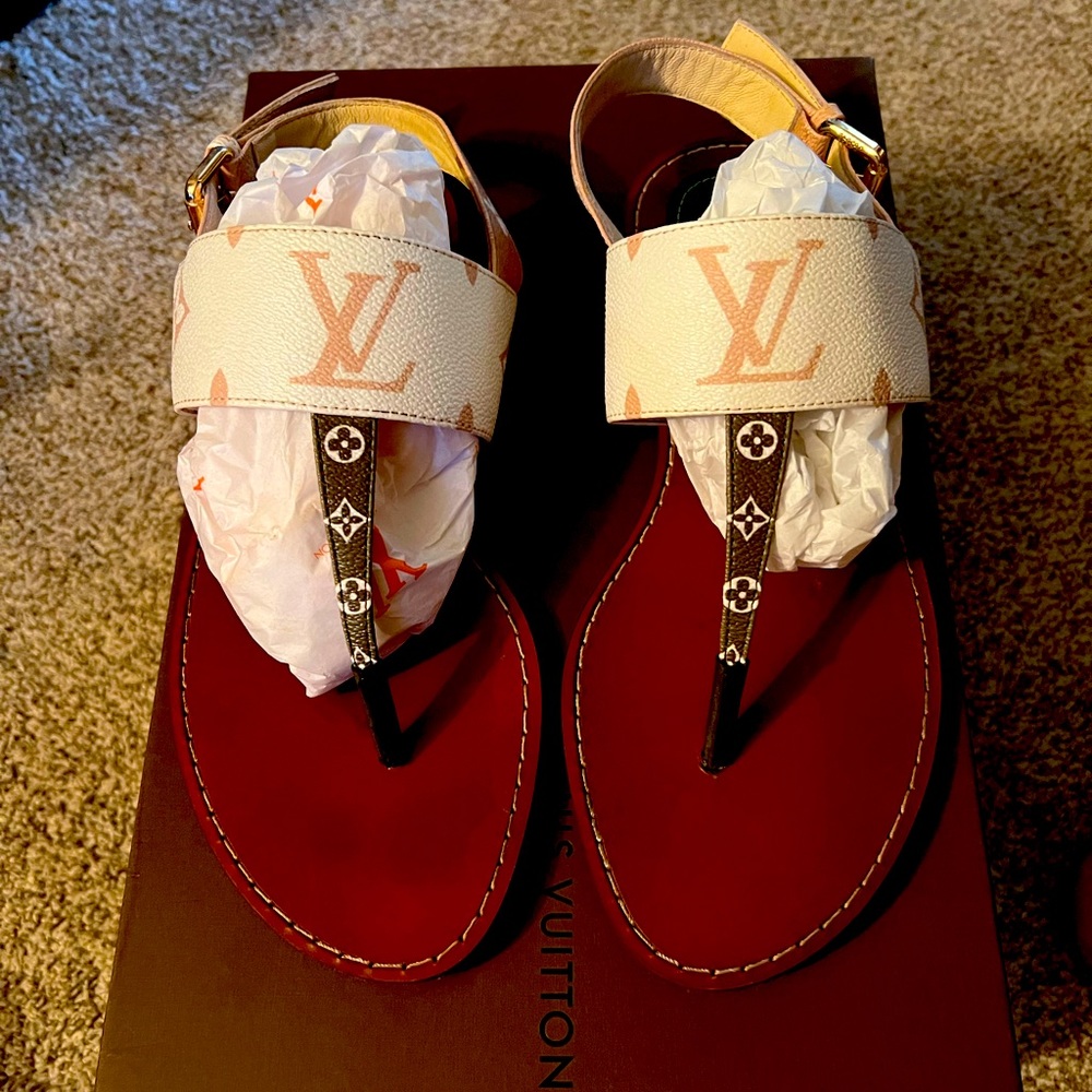 Louie Vuitton Sandals